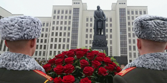 Віншаванне дэпутата Палаты прадстаўнікоў Нацыянальнага сходу Рэспублікі Беларусь Аляксандра Сонгіна, члена Савета Рэспублікі Нацыянальнага сходу Рэспублікі Беларусь Ігара Жука з Днём Кастрычніцкай рэвалюцыі