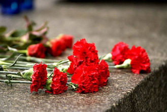 Віншаванне Навагрудскага раённага выканаўчага камітэта і раённага Савета дэпутатаў з Днём Кастрычніцкай рэвалюцыі