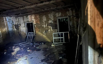 Нежилой дом горел в Новогрудском районе: спасатели ликвидировали возгорание