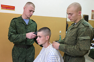 Началась отправка призывников в войска. Какие вещи новобранцам можно взять с собой?