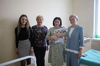 Сегодня в Новогрудском роддоме чествовали молодых мам, чьи дети появились на свет в День матери