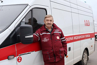 Николай Комашило за рулем «скорой» уже 40 лет!