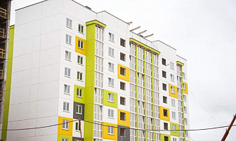 Без родни, но с господдержкой. Как государство помогает тем, кто остался без родителей и родного дома